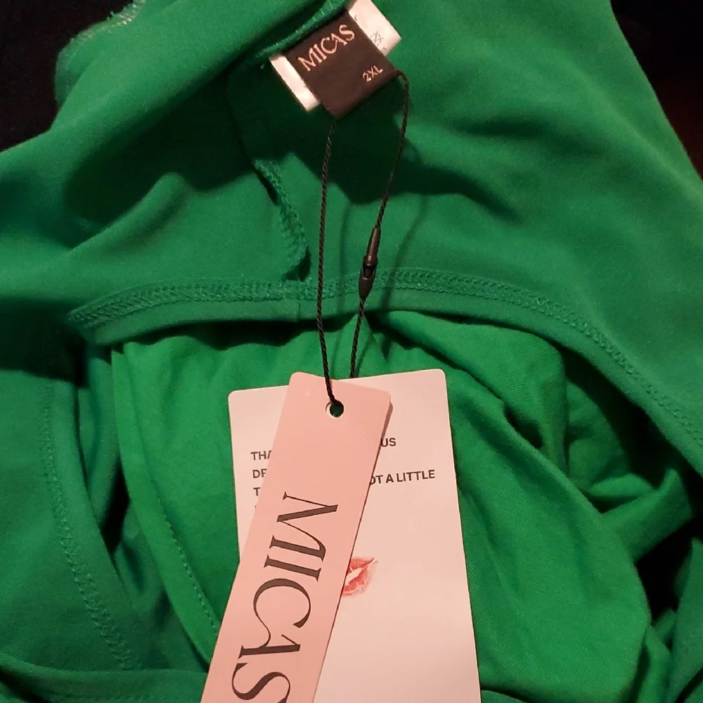 MICAS Green Sleeveless Curve Dress - Picture 7 of 7